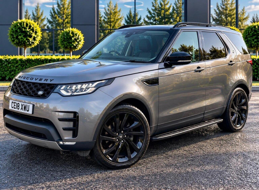 Used LAND ROVER DISCOVERY 2018 Grey for sale - £15995 in Wolverhampton ...